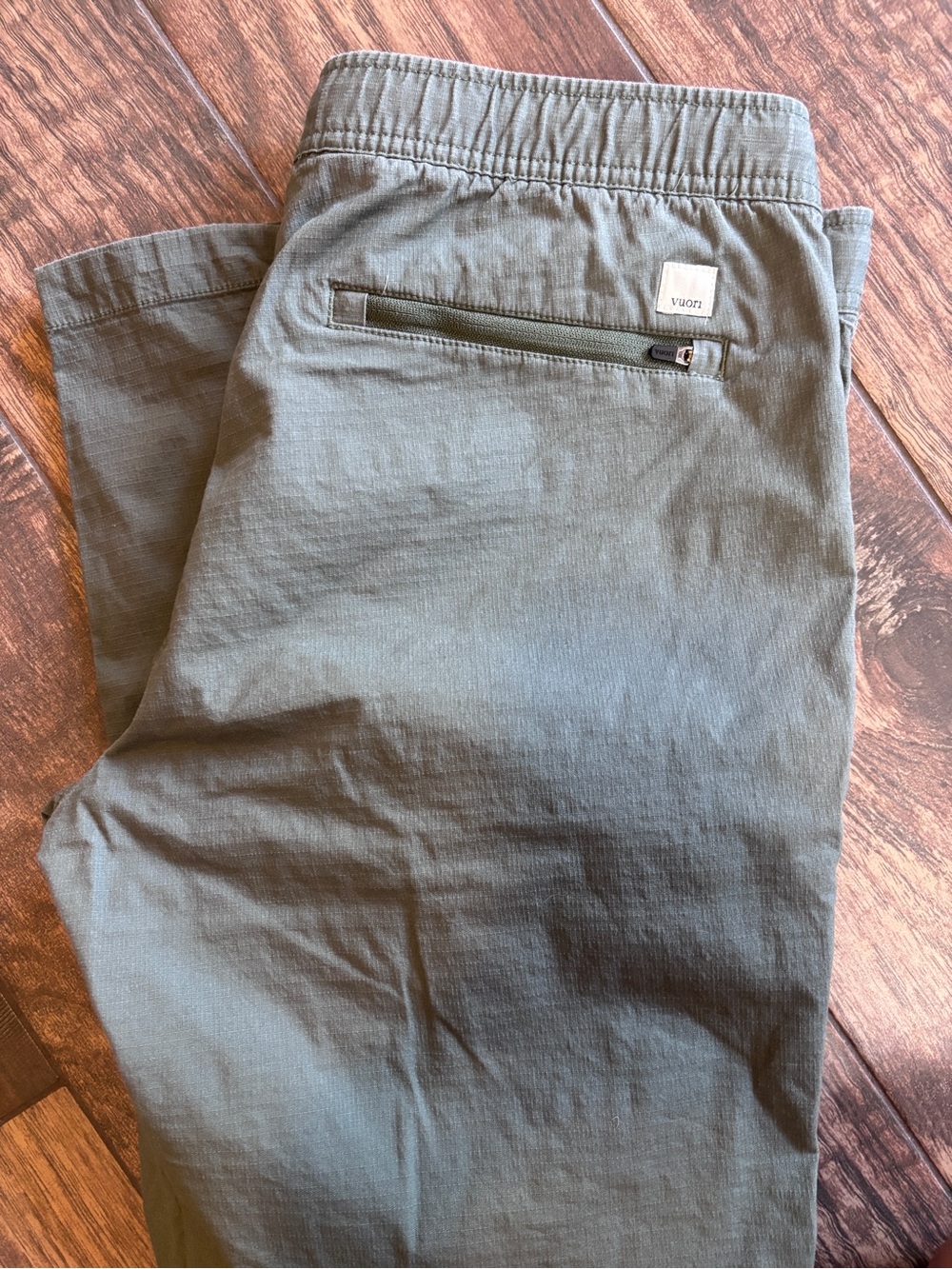 Vuori Olive Ripstop Drawstring Pant - Picture 6 of 6